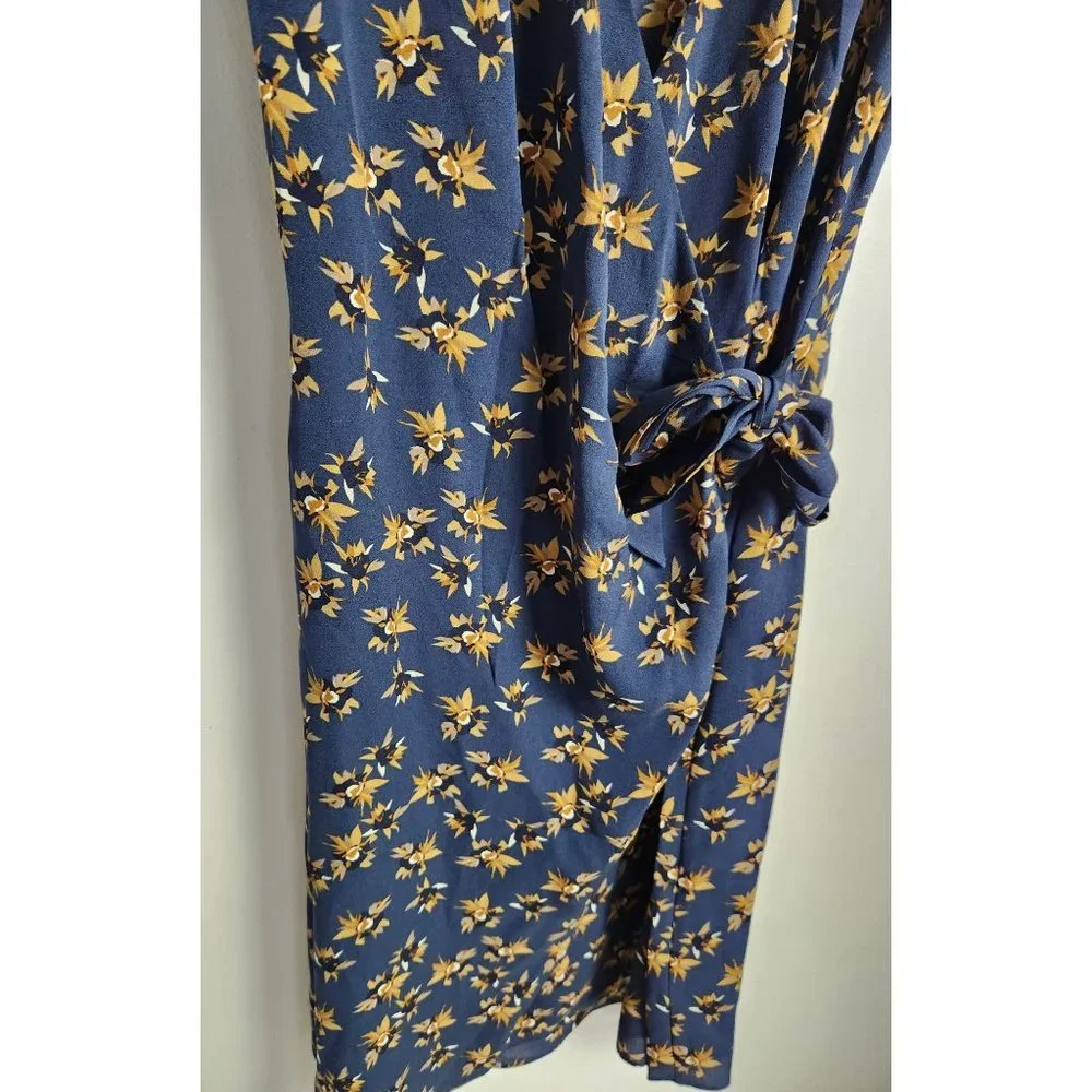 Saba Silk Women's Sz. 6 Floral 100% Silk Short Sleeve Wrap Dress - Picture 4 of 7